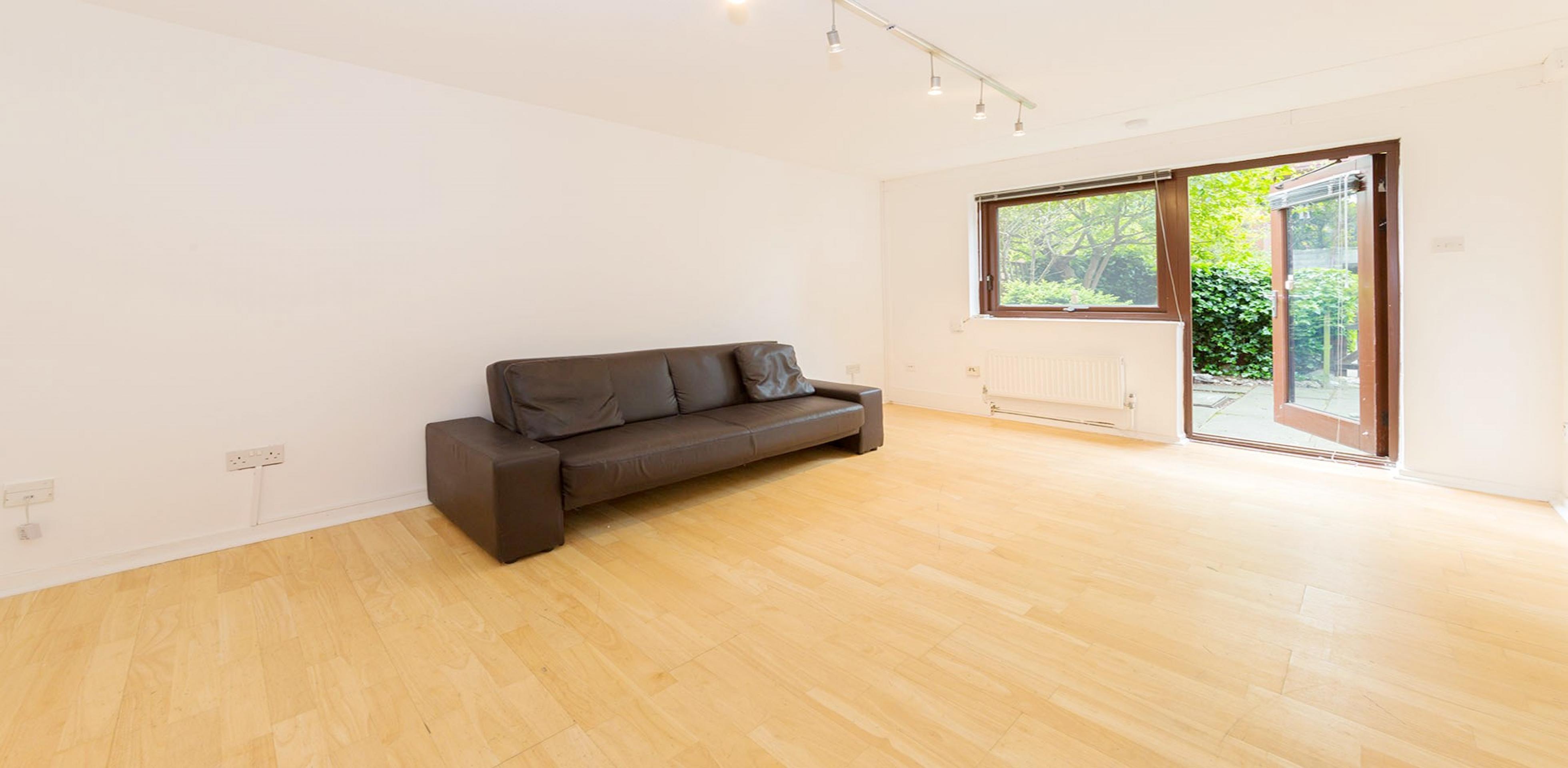 			HOT WATER AND HEATING INCLUDED , 1 Bedroom, 1 bath, 1 reception Flat			 Lymington Road, WEST HAMPSTEAD NW6
